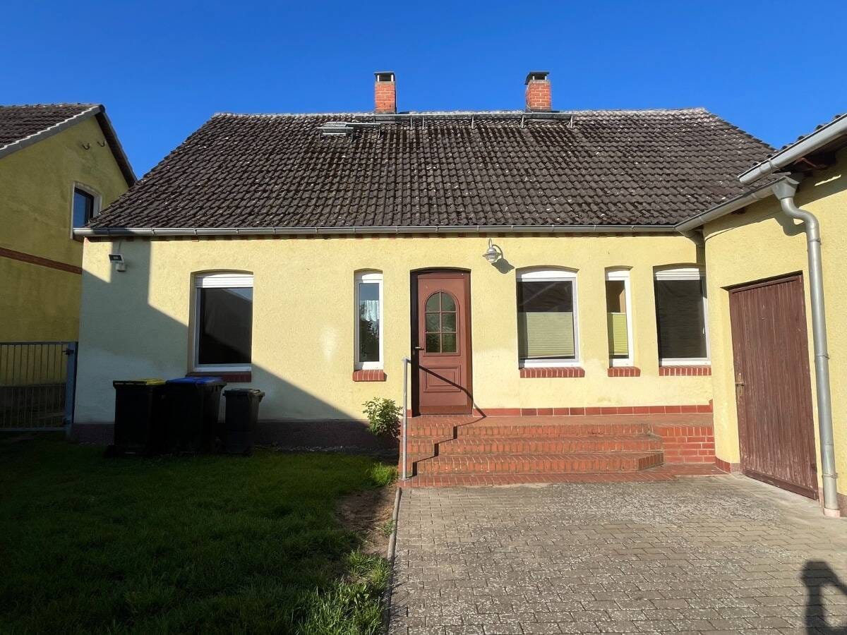 Immobilie in Grammentin - Sofort nutzbar: Solides Einfamilienhaus - Einbauküche - Kachelöfen - Nebengebäude - Carport.... - Bild 3