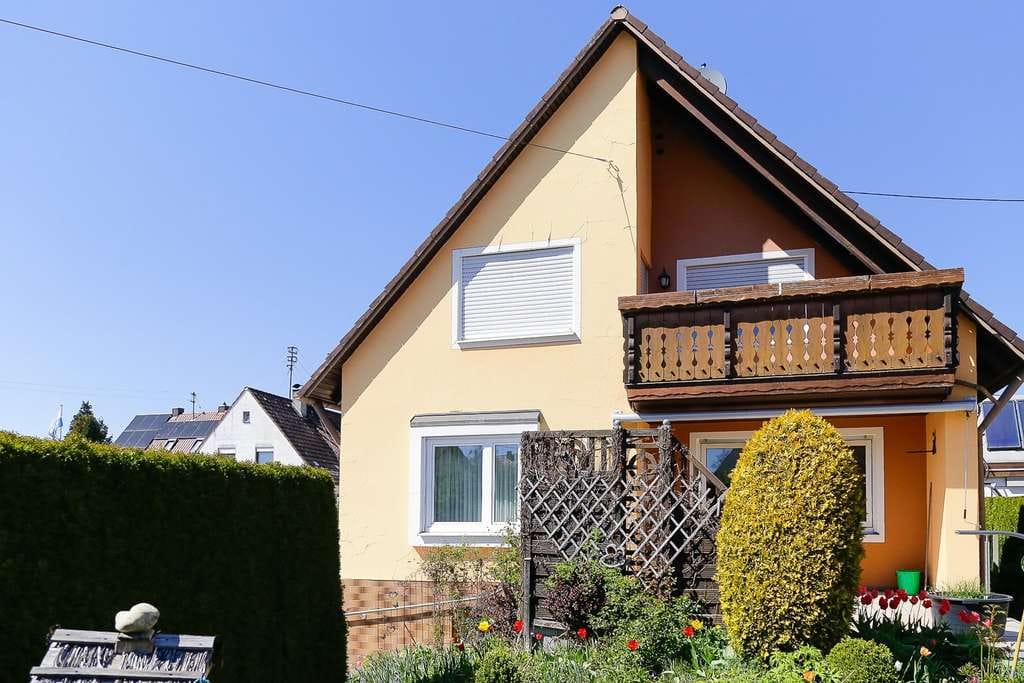 Immobilie in Bobingen - Flexibles Haus mit 2 Wohneinheiten - Bild 2
