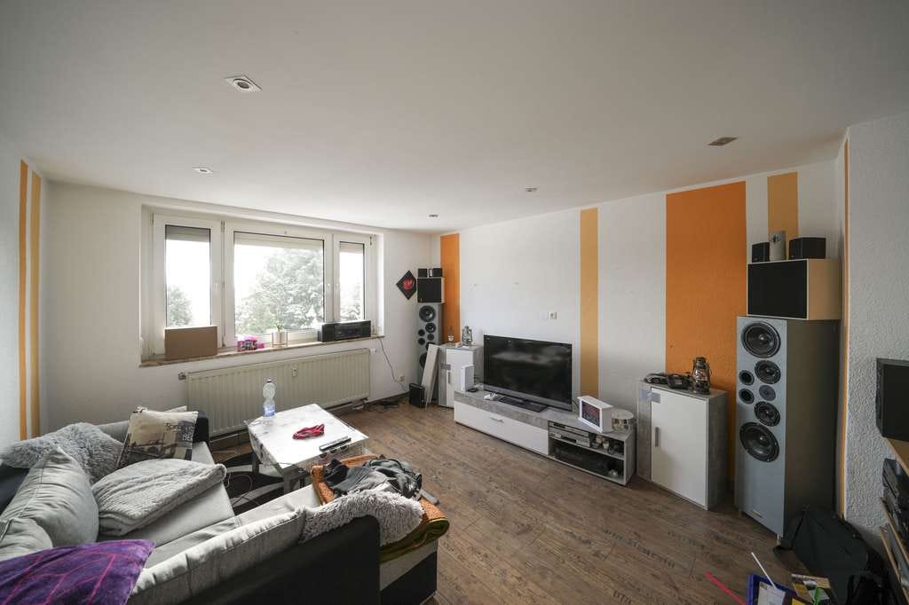 Immobilie in Jahnsdorf/Erzgebirge - +++ Vermietete 3-Raum-Wohnung mit Einbauküche, Garage, Außenstellplatz und Garten +++ - Bild 1