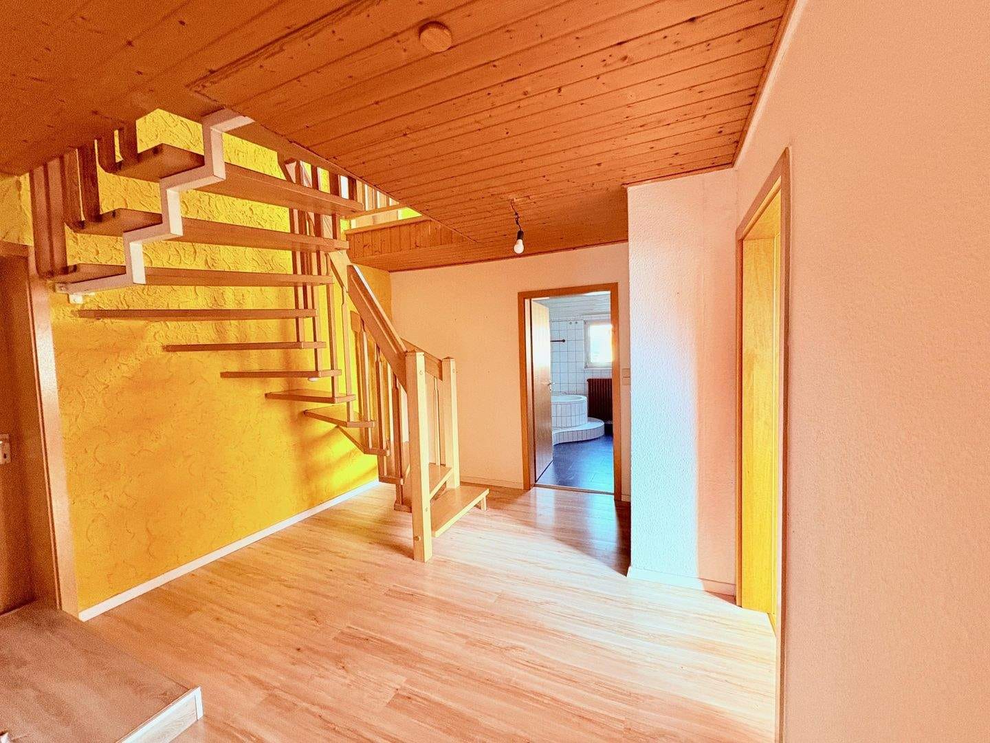 Immobilie in Hildrizhausen - Maisonette-Traum: Vielseitig wohnen mit Kamin - Bild 1