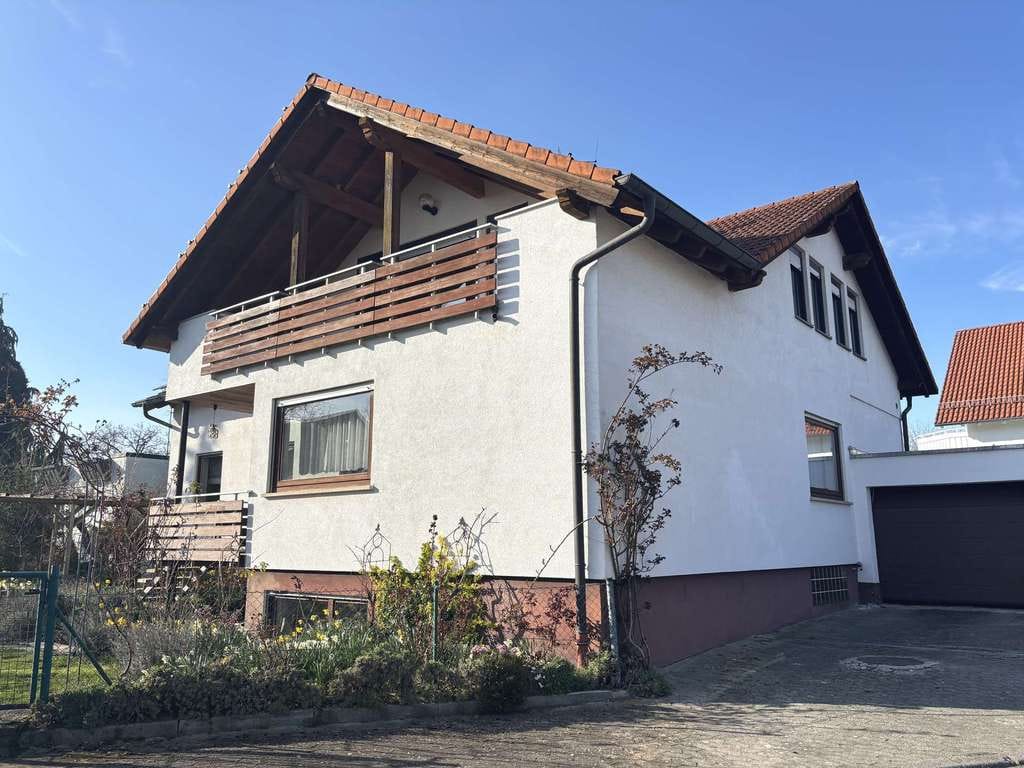 Immobilie in Wäschenbeuren - Großzügiges Zweifamilienhaus in familienfreundlicher Wohnlage - Bild 2