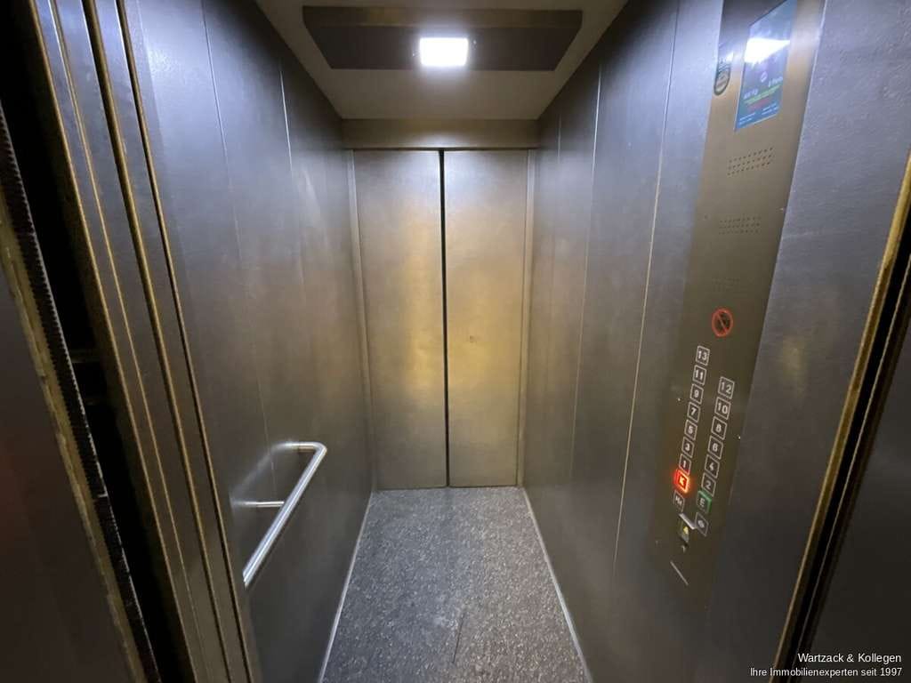 Immobilie in Schwabach - Vermietete 3-Zimmer-Wohnung 
mit Balkon und Garage 
inkl. Traumblick auf Schwabach - Bild 4