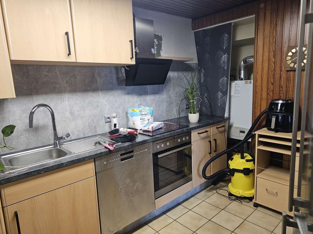 Immobilie in Andernach - Miesenheim: großzügiges Haus mit Stellplatz - Bild 3