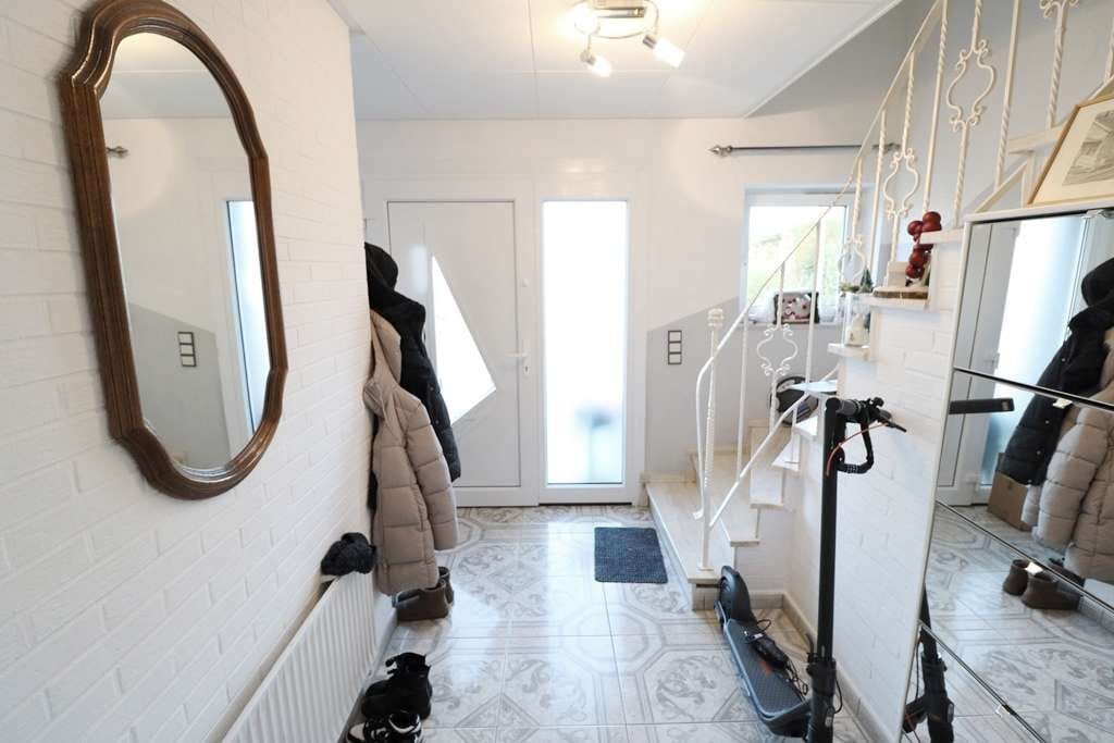 Immobilie in Cloppenburg - Modernisiertes, familiengerechtes Wohnhaus mit 2 Wohneinheiten, Keller und Doppelgarage - Bild 1