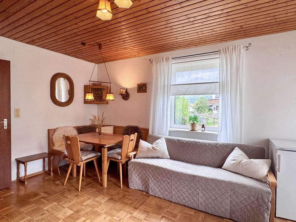 Immobilie in Schleching - Charmantes 1-Zimmer-Apartment mit Terrasse und Bergpanorama im Chiemgau - Bild 1