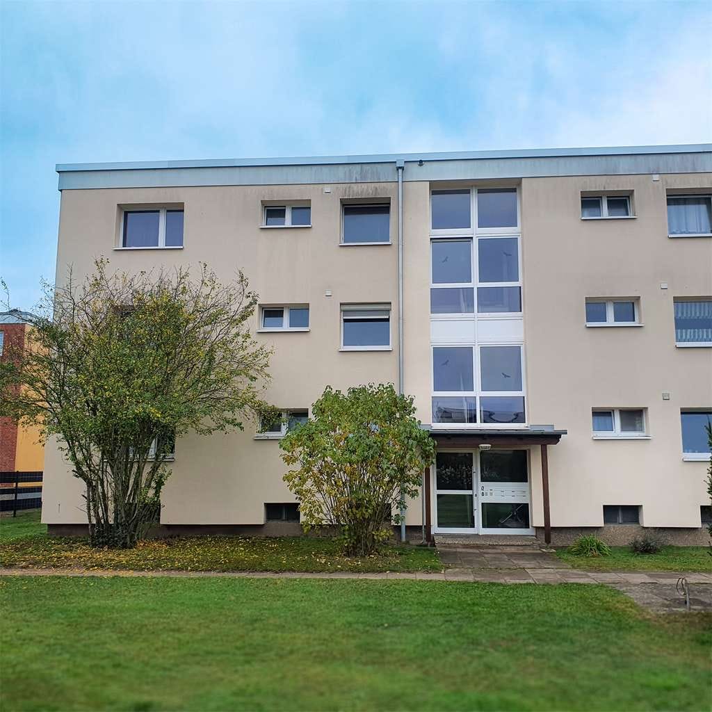 Immobilie in Stolzenau - Vermietete 4-Zimmer-Wohnung mit Balkon und Garage in Stolzenau zu verkaufen - Bild 1