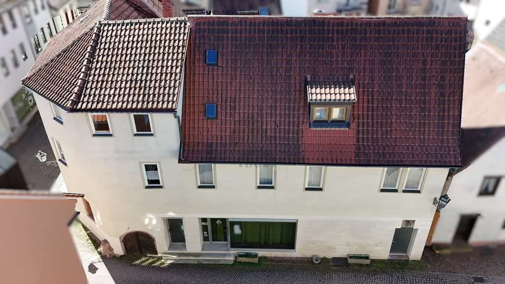 Immobilie in Lohr am Main - TRADITIONSREICHE ALTSTADTLAGE MIT VIELSEITIGEM NUTZUNGSPOTENZIAL UND HOHER ATTRAKTIVITÄT! - Bild 1