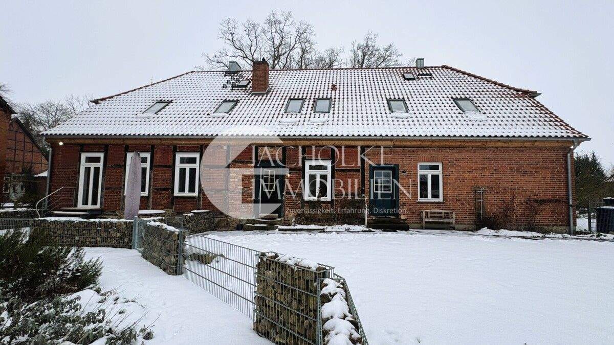 Immobilie in Weyhe - Wo Geschichte auf Gegenwart trifft - Exklusives Fachwerkanwesen am idyllischen Bachlauf - Bild 3