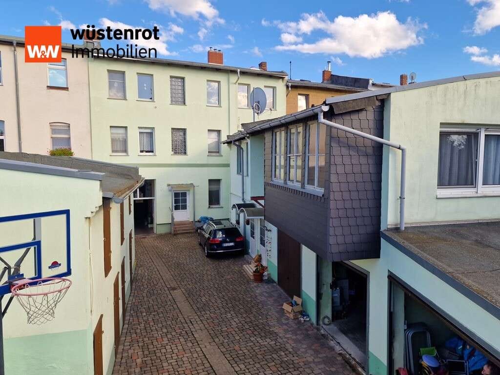 Immobilie in Bernburg - Charmantes Mehrfamilienhaus im Herzen von Bernburg - Bild 1
