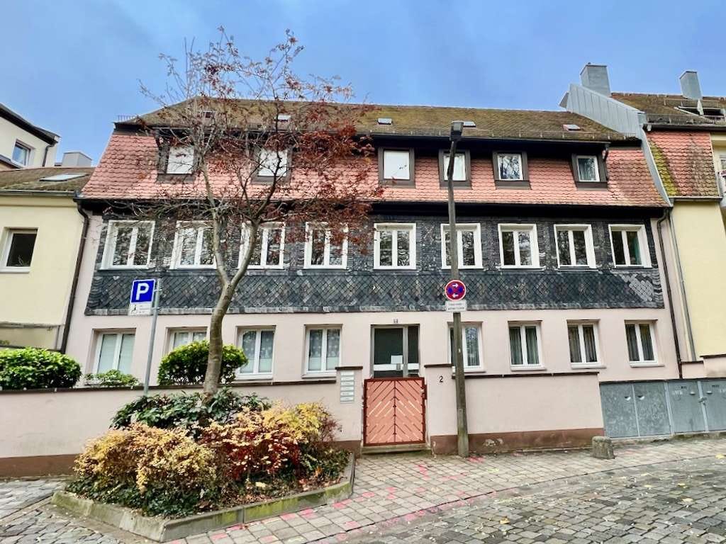 Immobilie in Fürth - Schönes 5- bis 6-Parteienhaus im Herzen von Fürth - Bild 0