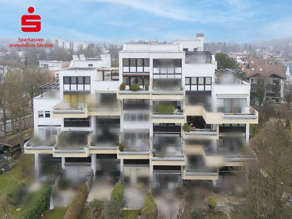 Immobilie in Gauting - Urlaubsflair pur: Sonnige 3-Zimmer-Maisonettewohnung mit Süddachterrassen in Gauting - Bild 0