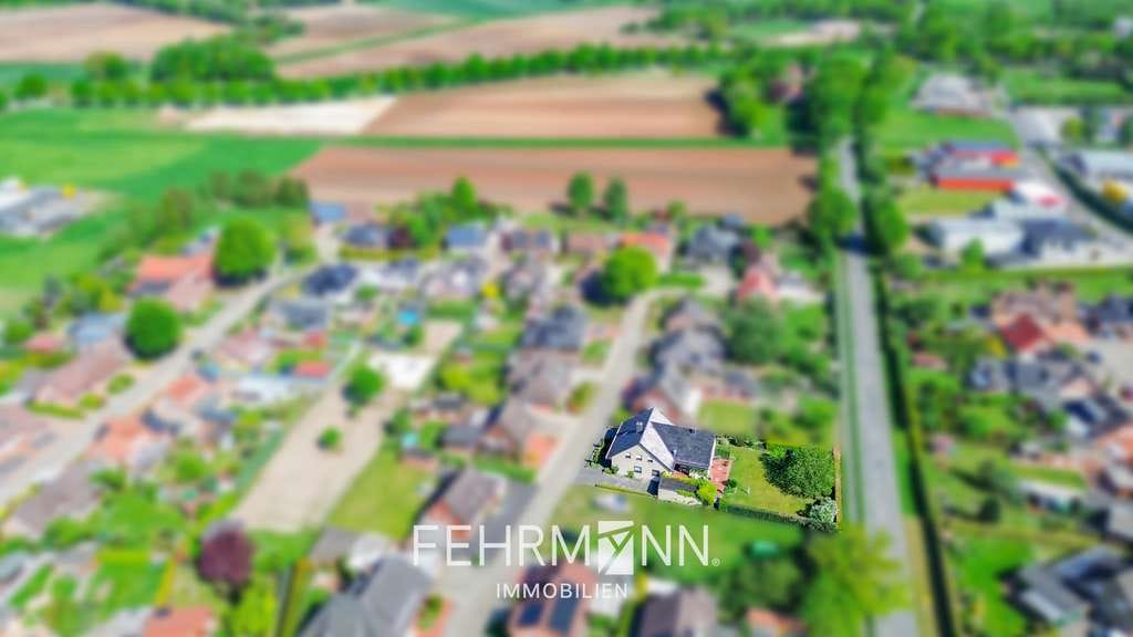 Immobilie in Haren (Ems) - Großzügiges Einfamilienhaus mit Kaminzimmer und Traumgrundstück in ruhiger Siedlungslage - Bild 2