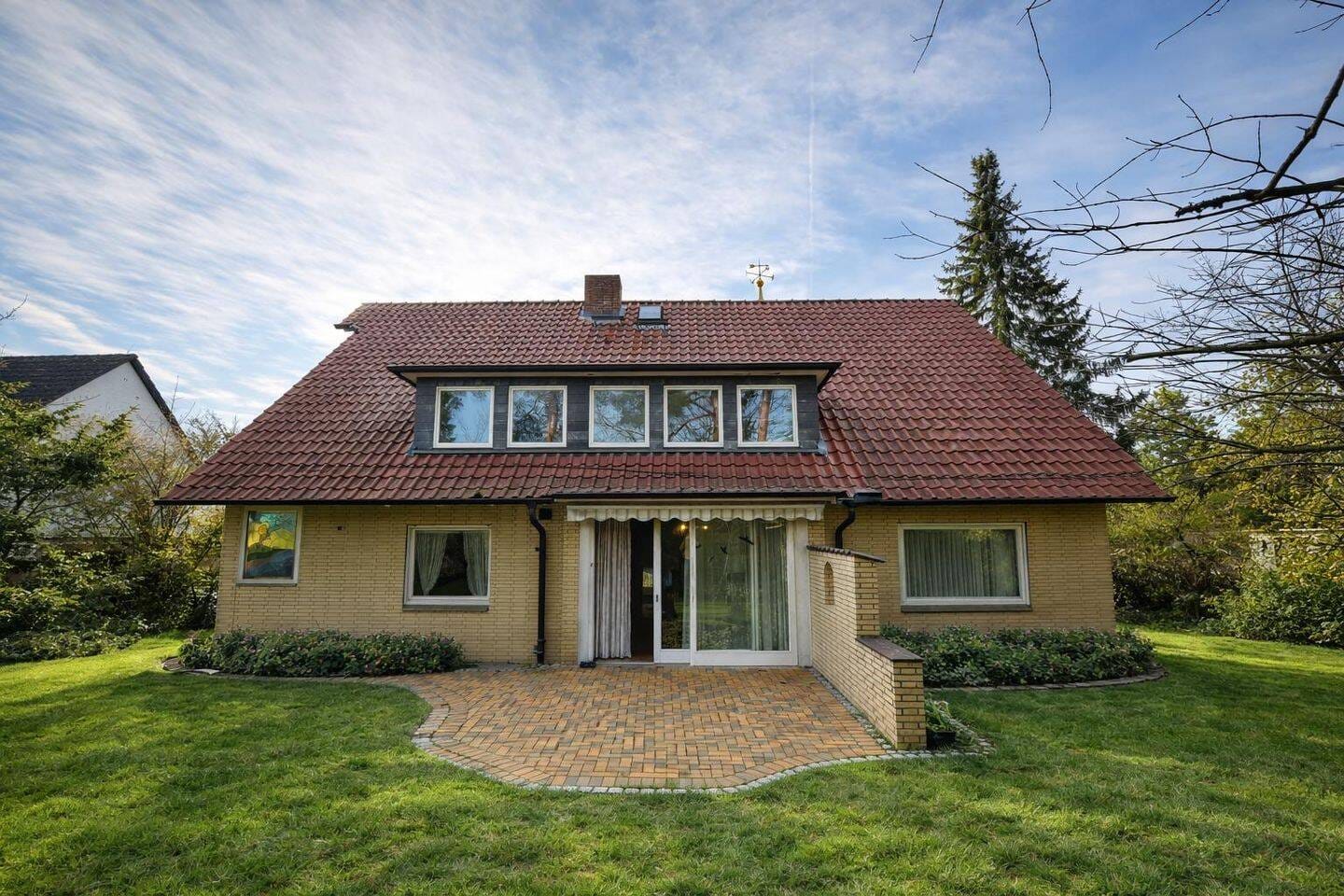 Immobilie in Bad Bevensen - Familienhaus mit Ausbauchance in schöner Sackgassenlage im Roggenkamp - Bild 0