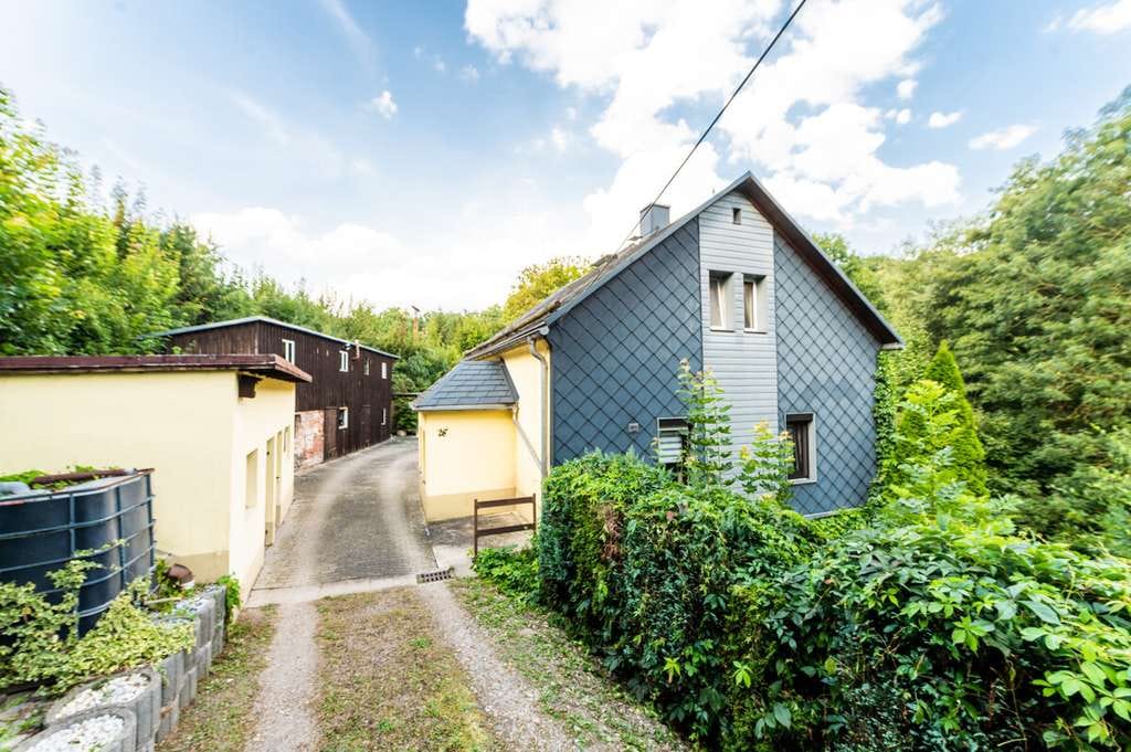 Immobilie in Rabenau - Einfamilienhaus mit Nebengelass und Schuppen in ruhiger Lage von Rabenau - Bild 0