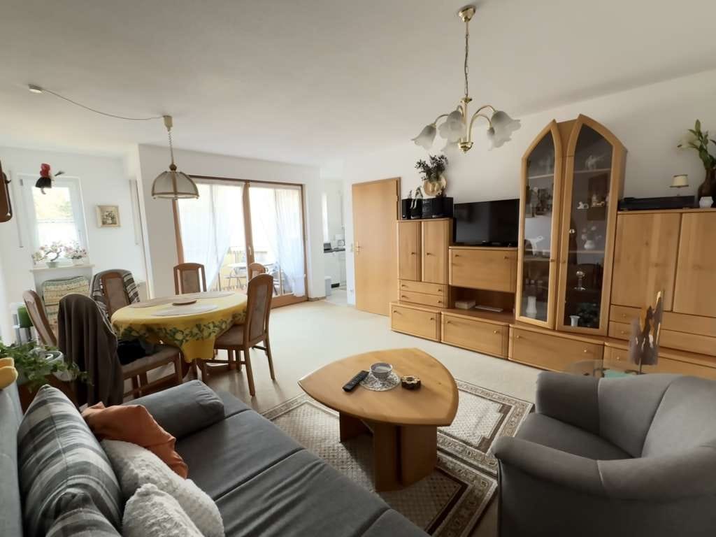 Immobilie in Bad Endorf - Ruhig, zentral, sonnig: Attraktive Wohnung mit Ost-Balkon in Bahnhofsnähe - Bild 3