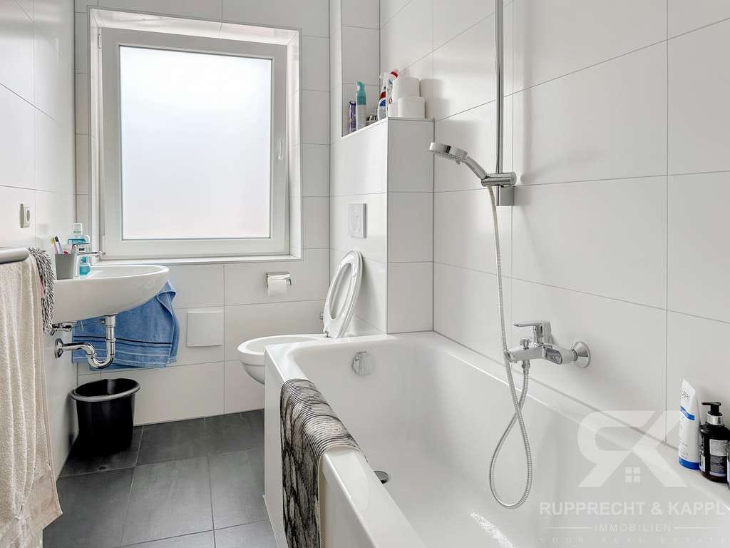 Immobilie in Waldsassen - Kernsanierte 3-Zimmer-Wohnung mit Balkon in gepflegter Wohnanlage – ideal auch zur Kapitalanlage - Bild 4