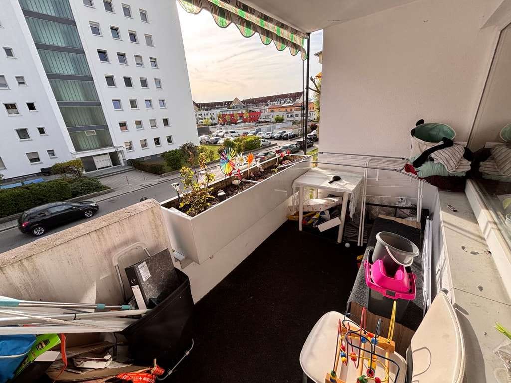 Immobilie in Neumarkt in der Oberpfalz - Gepflegte Hausanlage mit renovierungsbedürftiger, vermieteter 3-Zimmer-ETW in Neumarkt i. d. O. - Bild 1