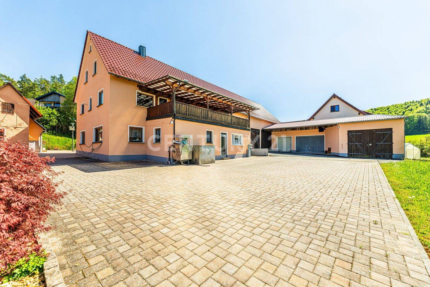 Immobilie in Hartenstein - Vielseitiges Anwesen mit großem Grundstück – Wohnen, Arbeiten, Gestalten - Bild 2