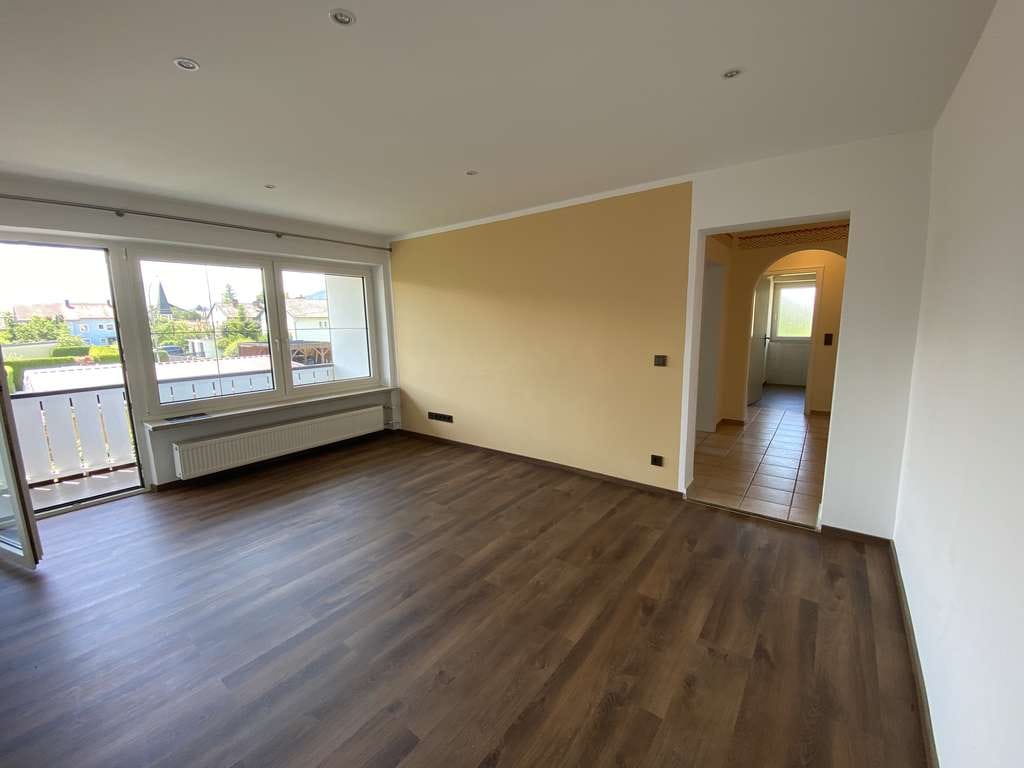 Immobilie in Ainring - Freundliche sanierte 2,5 Zimmer-Wohnung mit Balkon, Garten und Carport - Bild 0