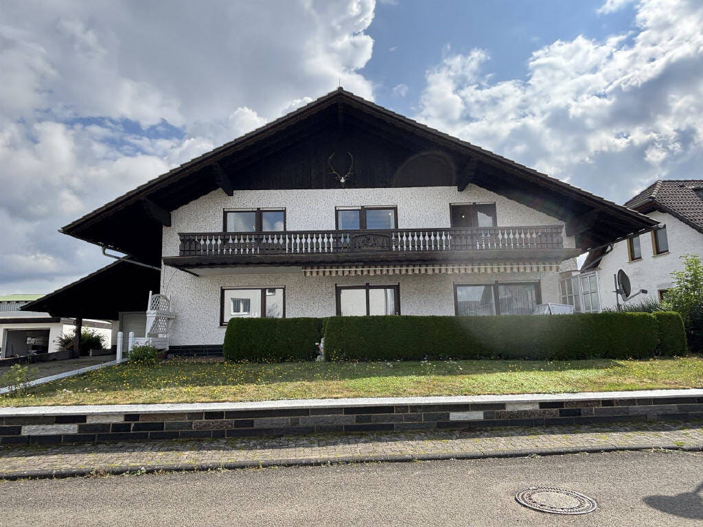 Immobilie in Frankenau - großzügiges Wohnhaus mit Einliegerwohnung in Frankenau - Bild 0