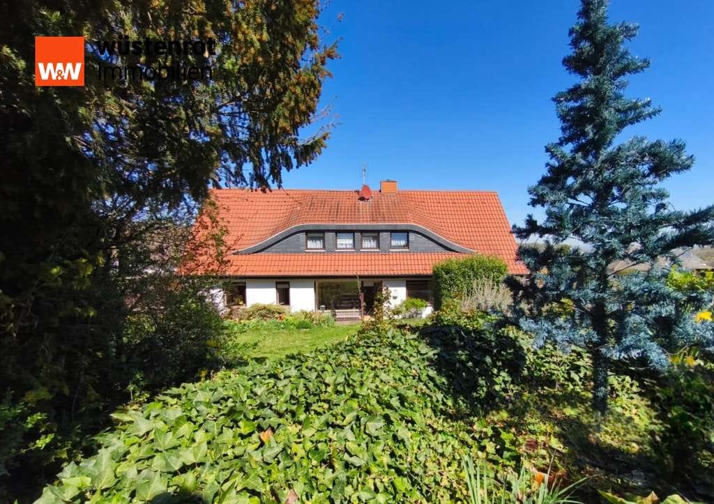 Immobilie in Dorsheim - #Wunderschönes Zweifamilienhaus mit grosser überdachter Terrasse, grossem Keller und fein angelegtem - Bild 0