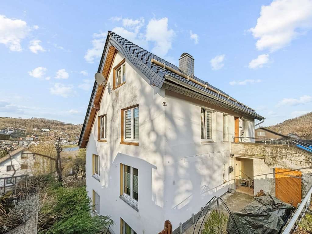Immobilie in Simmerath - Solide Kapitalanlage: Leben, wo andere Urlaub machen - 3-Familienhaus in Simmerath-Woffelsbach - Bild 0