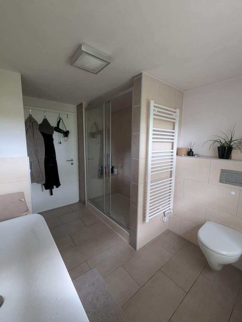 Immobilie in Thurnau - Modernisierte Doppelhaushälfte mit liebevollem Garten, Bachzugang und Doppelgarage in Hutschdorf - Bild 2