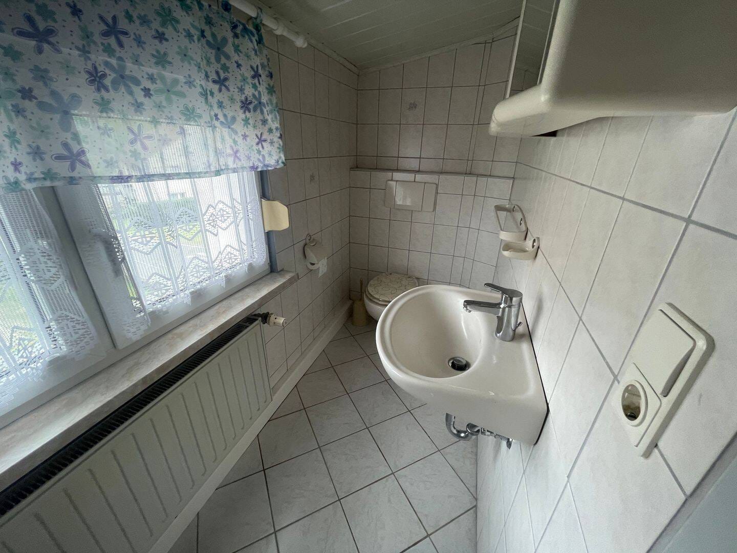 Immobilie in Wunsiedel - Großes Wohnhaus mit 2 separaten Hauseingängen - Bild 5
