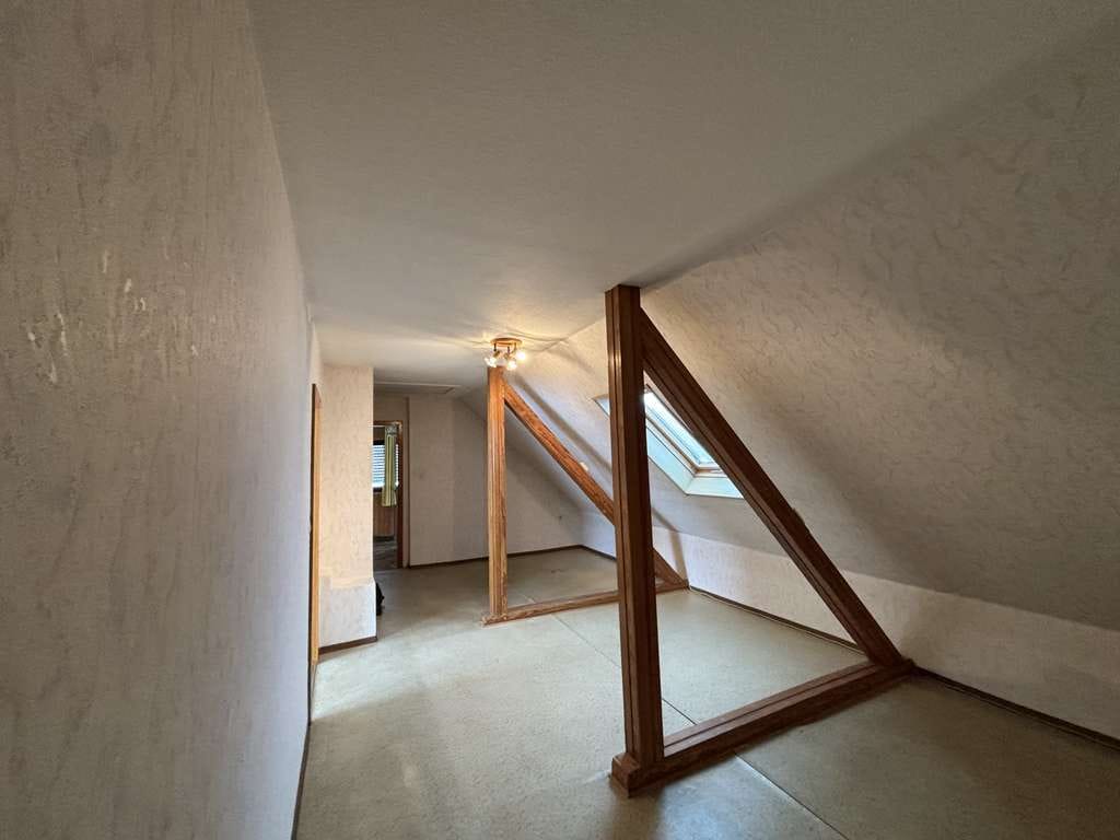 Immobilie in Hellenthal - Budgetfreundliches 6-Zimmer-Reihenendhaus in Hellenthal - Bild 1