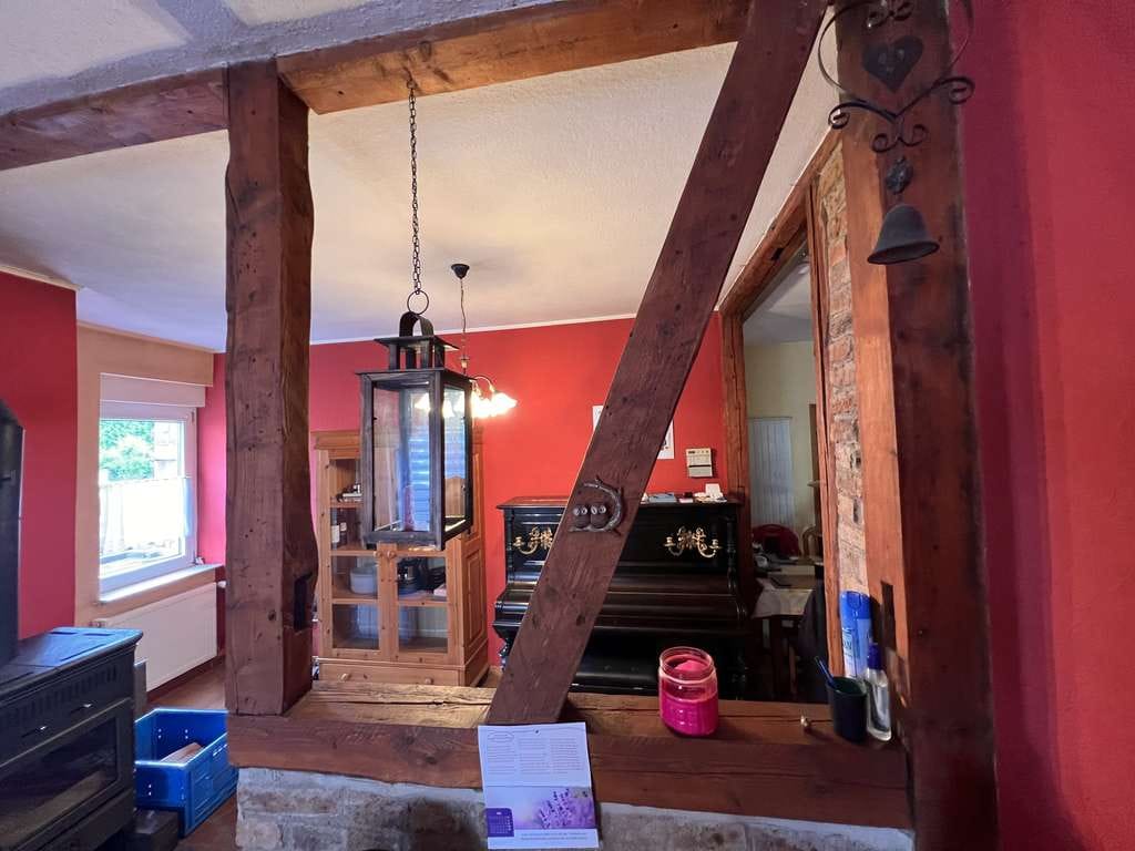 Immobilie in Deensen - Teilsaniertes Fachwerkhaus auf Traumgrundstück: Mit Photovoltaik und Wärmepumpe einziehen und wohlfü - Bild 0