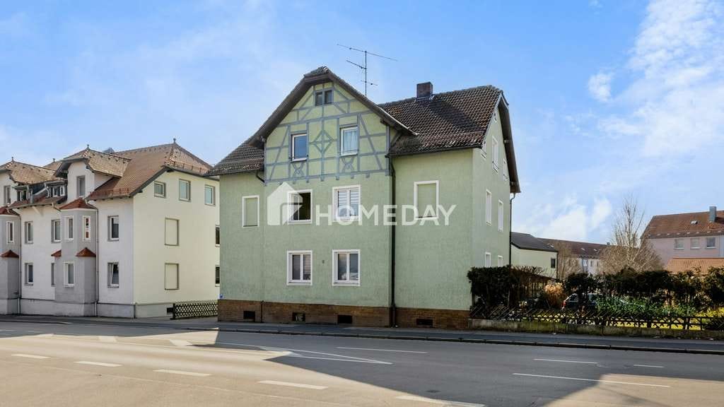 Immobilie in Amberg - Attraktives MFH zentral in Amberg: 5 vermietete Wohnungen, Garagen und Stellplätze im Innenhof - Bild 4