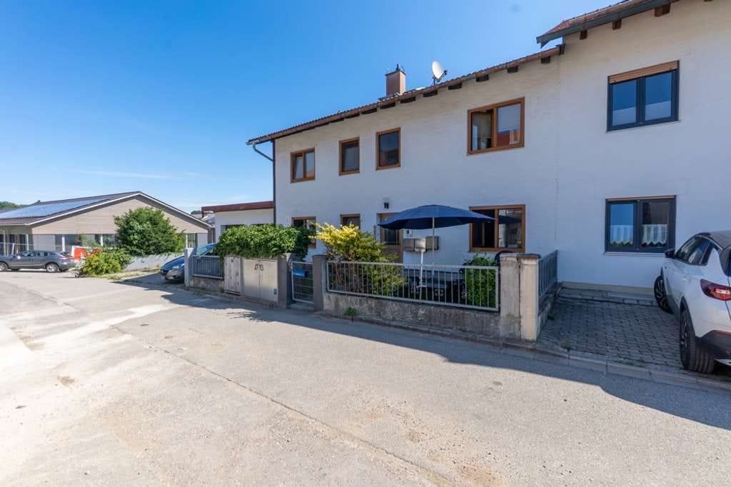 Immobilie in Ebersberg - Vermietetes 3-Parteienhaus in begehrter Lage bei Ebersberg - Bild 0