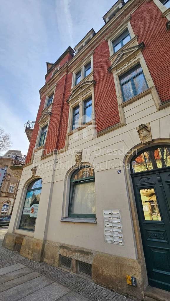 Immobilie in Pirna - Klassischer Jugendstil in ruhiger Parkrandlage von Pirna…zwei vermietete ETW’s mit Balkonen ! - Bild 2