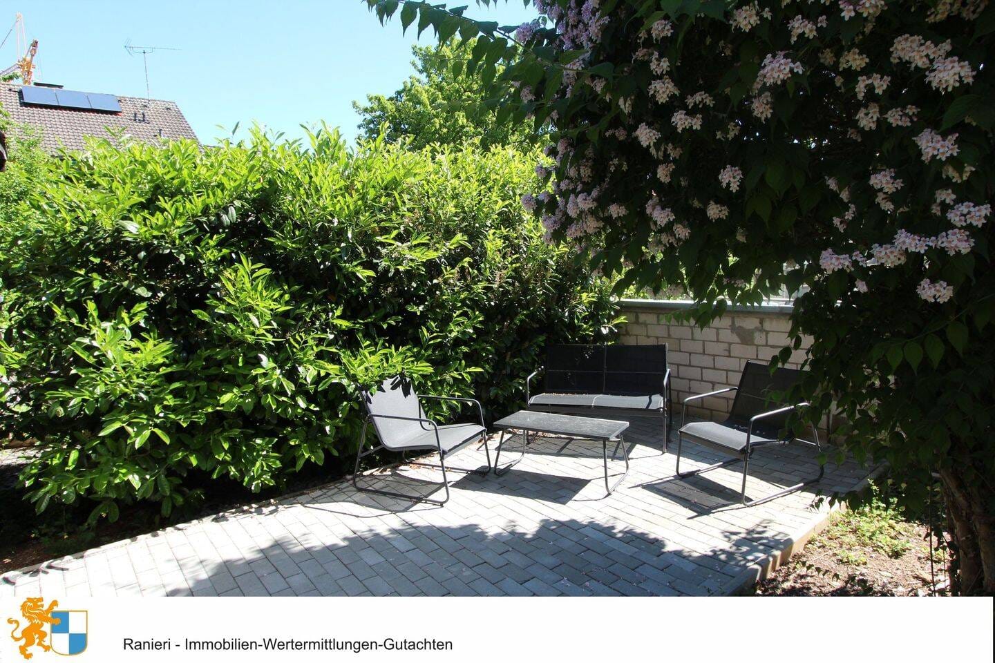 Immobilie in Parsberg - Schöne 3 - 4 Zimmer-Dachgeschosswohnung mit Einbauküche, großem Balkon und zusätzlichem Dachboden mit Ausbaupotenzial - Bild 4