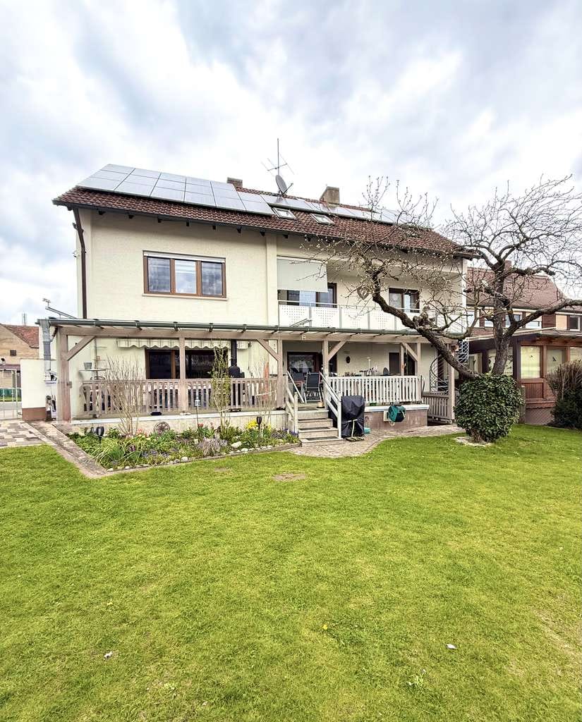Immobilie in Veitsbronn - Gepflegtes 3 Familienhaus für die ganze Familie - Bild 1