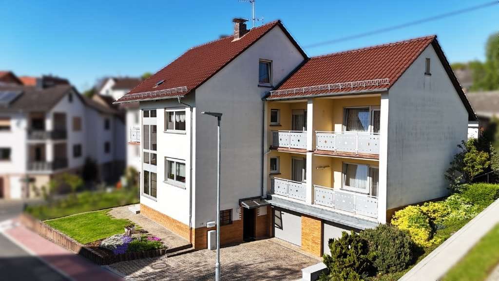 Immobilie in Linsengericht - Sehr gepflegtes und sofort bezugsfertiges Zweifamilienhaus in beliebter Lage mit Terrasse und Balkon - Bild 0