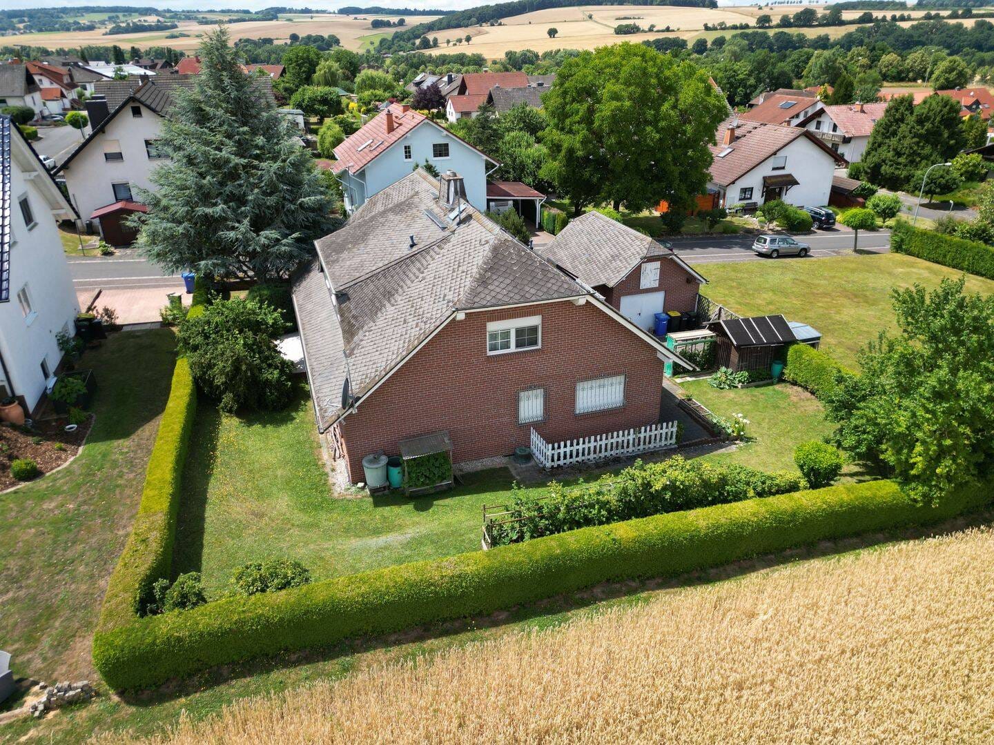 Immobilie in Schrecksbach - Ankommen. Wohlfühlen. Bleiben. Zweifamilienhaus in ruhiger Bestlage in Schrecksbach! - Bild 0