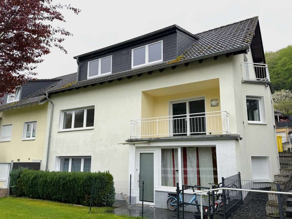 Immobilie in Bad Neuenahr-Ahrweiler - Großes Einfamilienhaus
mit Einliegerwohnung  
vielseitig nutzbar - Bild 1