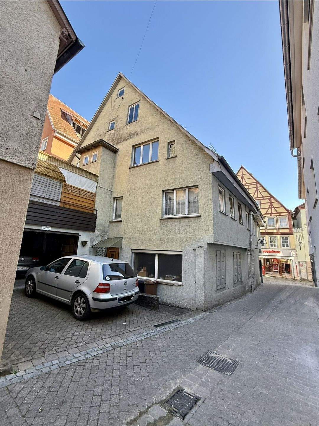 Immobilie in Öhringen - Wohnimmobilie mit Entwicklungspotenzial im Herzen von Öhringen! - Bild 1