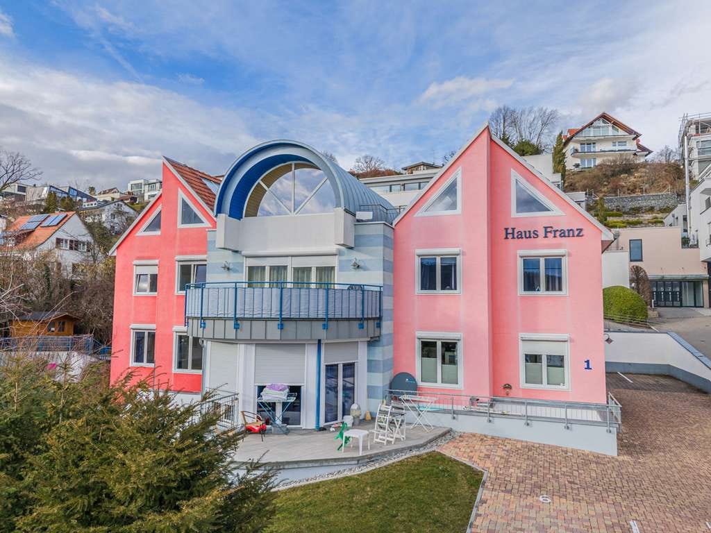 Immobilie in Bodman-Ludwigshafen - Investment am Bodensee!
12-Familienhaus mit Seeblick - Bild 0