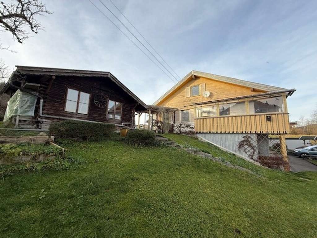 Immobilie in Isny im Allgäu - Rustikales Einfamilienhaus mit Garage in Argen, Teilort von Großholzleute! - Bild 3