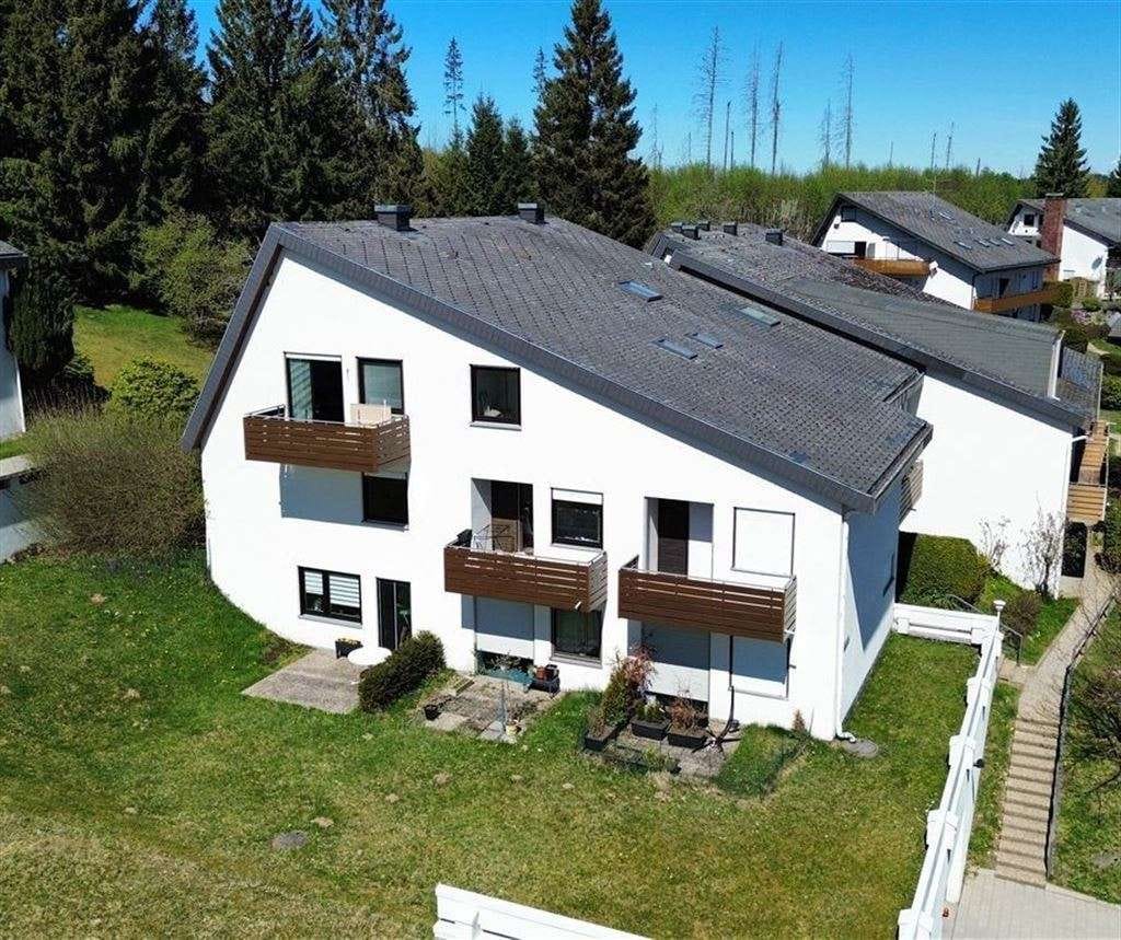 Immobilie in Schönwald im Schwarzwald - Charmante Dachgeschosswohnung mit Weitblick – Ihr neues Zuhause oder Investment in Schönwald - Bild 0