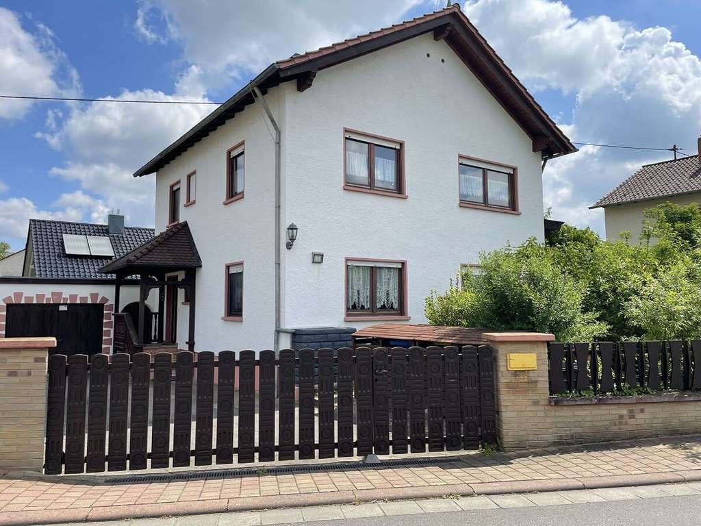Immobilie in Gau-Odernheim - ImmobilienPunkt*** Freistehendes EFH mit Werkstatt und Garten in ruhiger Wohnlage - Bild 1