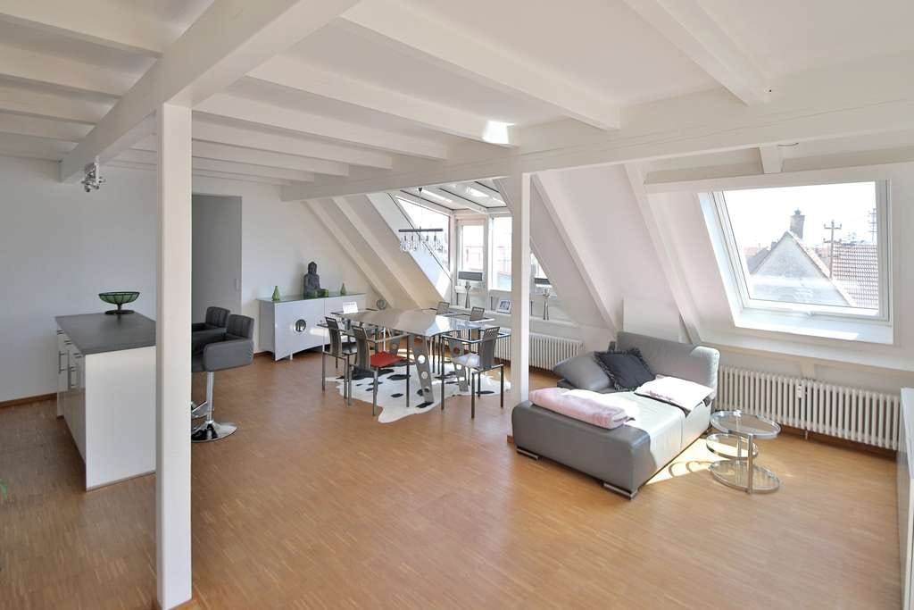 Immobilie in Maikammer - Über den Dächern Maikammers! Helle DG-Wohnung, möbliert, inkl. Stellplatz und toller Dachterrasse! - Bild 3