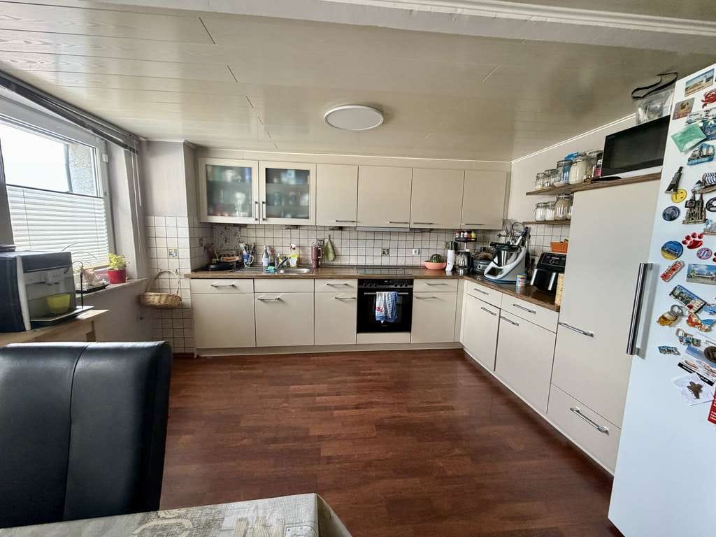 Immobilie in Nordstemmen - Zentral gelegenes Mehrfamilienhaus: Wohnen und Arbeiten vereint, ideal als Mehrgenerationshaus, Fern - Bild 1
