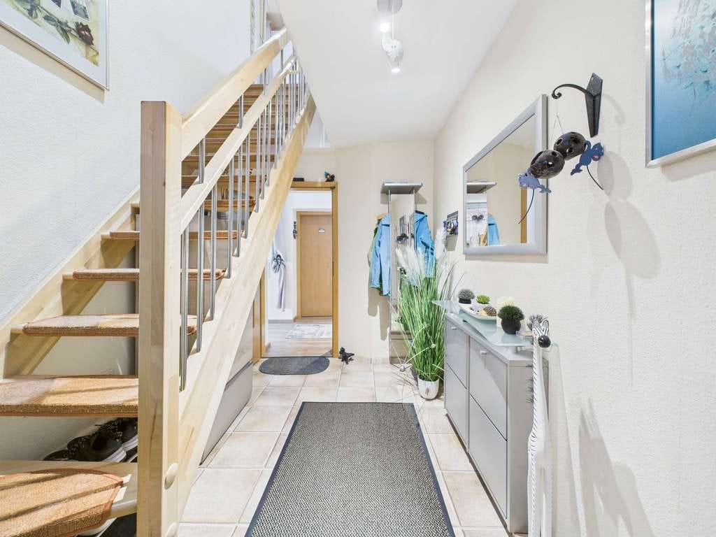 Immobilie in Salzhemmendorf - Wandelbares Zuhause: Vom großzügigen Einfamilienhaus zum flexiblen Generationenwohnen - Bild 1