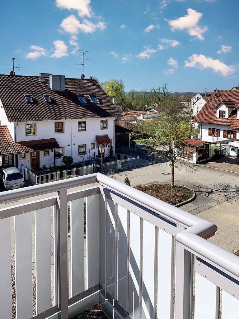 Immobilie in Haag an der Amper - Endlich Heimkommen: Herrliche 3-Zimmer Studio Wohnung mit Balkon, EBK und Garten - Bild 1