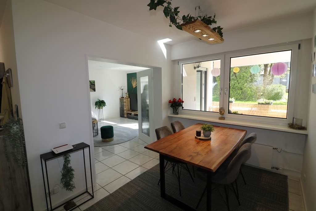 Immobilie in Tutzing - Schicke 3-Zimmer-Wohnung im Hochparterre in ruhiger Lage von Tutzing - Bild 2