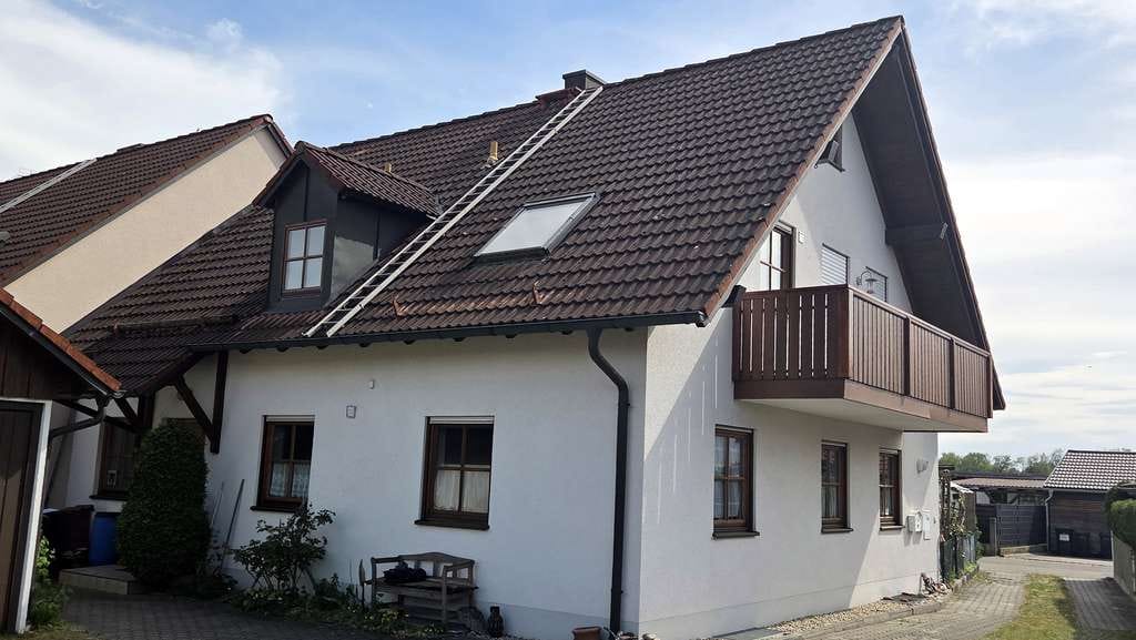 Immobilie in Wang - Eigentum statt Miete – ansprechende DGWohnung (1.OG) in ruhiger Lage im Einzugsgebiet von Moosburg - Bild 0
