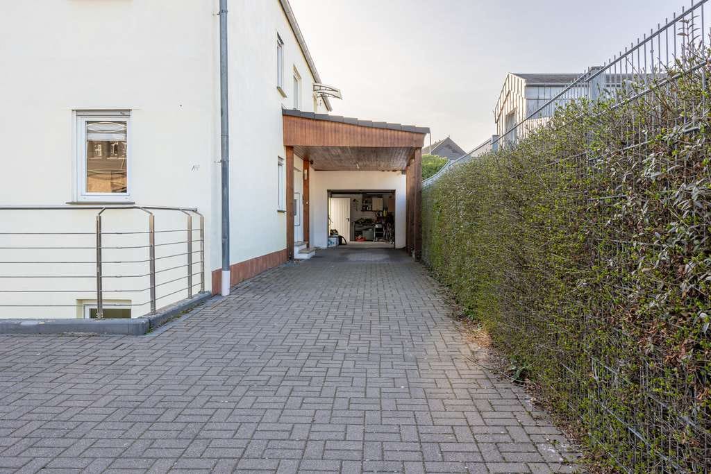 Immobilie in Zülpich - Gepflegtes Drei-Parteienhaus mit Blick zur historischen Stadtmauer im Kern von Zülpich - Bild 4